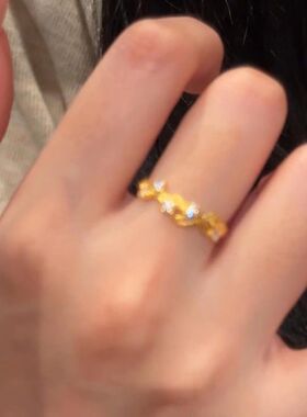 轻奢高缠绕金色枝叶新戒指