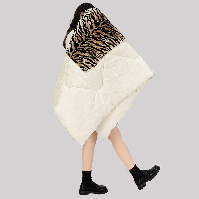 新宸优品个性野兽纯棉抱枕被子两用棕黑小老虎纹办公室午睡空调被,淘宝优惠券,粉丝福利购,淘宝优惠卷