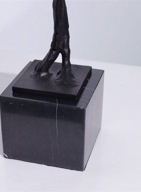 创意抽象人物雕塑摆件办公室民宿售楼部酒店选关柜酒柜装饰摆件