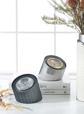 轻奢编织纹皮革钟表座钟客厅简约创意电视柜摆件时钟静音石英钟