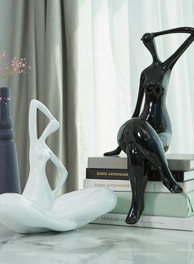 现代抽象人物胖女人家居摆件装饰品样板房软装饰品陈设工艺品