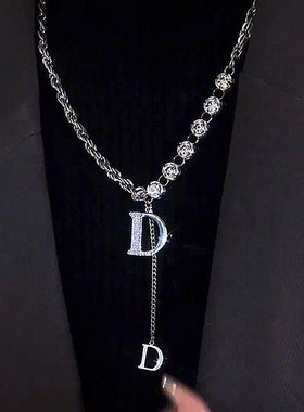 2024年新款高级感D字母重工设计粗链毛衣链个性时尚轻奢百搭项链