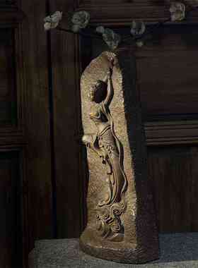 中式复古敦煌文创飞天题材浮雕反弹琵琶装饰禅意桌面摆件古风创意