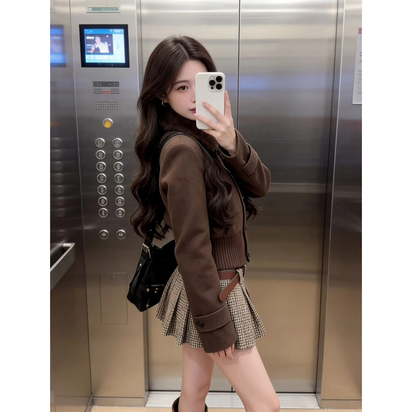 复古高级感一体毛领短款外套女新款高腰A字百褶格纹短裙子两件套,淘宝优惠券,粉丝福利购,淘宝优惠卷