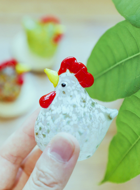 创意咕咕鸡桌面玻璃摆饰 客厅书桌家居可爱彩色小鸡造型玻璃摆件