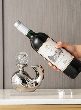 北欧轻奢可爱鲸鱼红酒架餐桌餐边柜装饰品创意陶瓷工艺品酒柜摆件