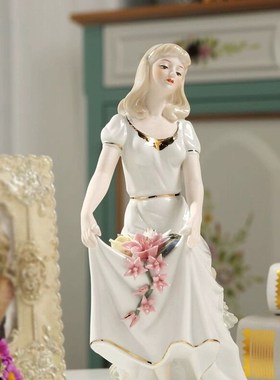 现代欧式家居简约人物装饰t品客厅酒柜摆件陶瓷工艺品生日礼物新