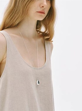 银色大水滴吊坠长款项链女小众设计高级感锁骨链气质百搭通勤颈饰