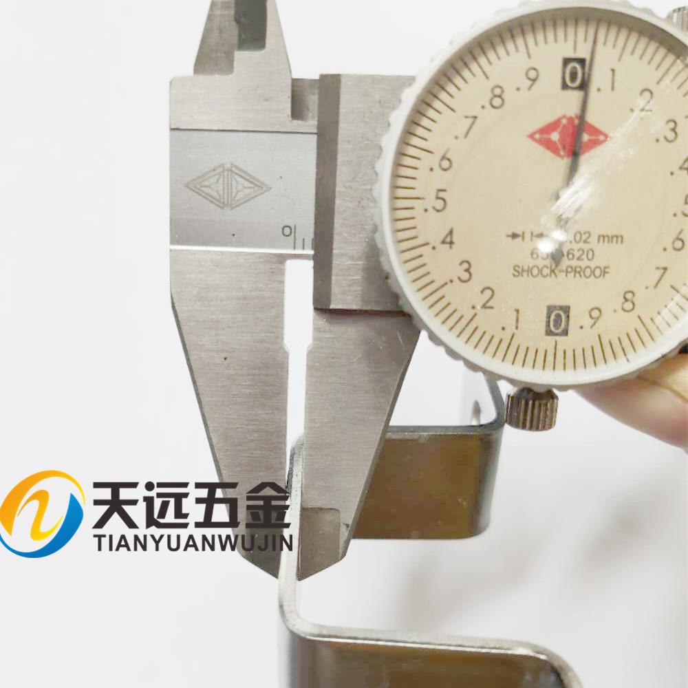 304不锈钢方管卡方形卡方卡扣骑马卡抱箍欧姆直角支架卡箍u型管卡 - 图3