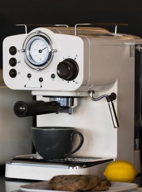 样板房售楼部吧台水吧区软装咖啡壶咖啡豆研磨器道具装饰品