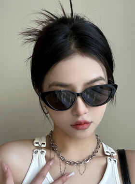 三角猫眼墨镜女款高级感复古小框2025新款小脸欧美风椭圆太阳眼镜