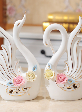 现代陶瓷天鹅实用一对家居客厅酒柜电视柜装饰品卧室摆设