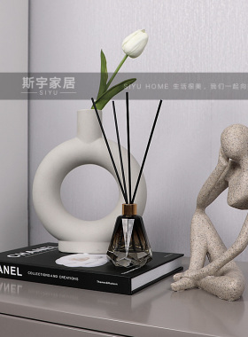 样板房卧室茶几边桌飘窗软装饰品器杂志现代陶瓷工艺品