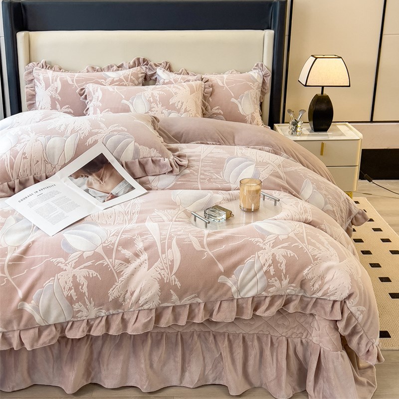 加厚雕花牛奶绒夹棉床盖四件套公主风20I25新款双面绒毛被套荷叶 - 图1