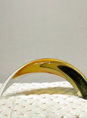 现代牛角茶色渐变琉璃流线形样板间售楼处客厅桌面装饰品