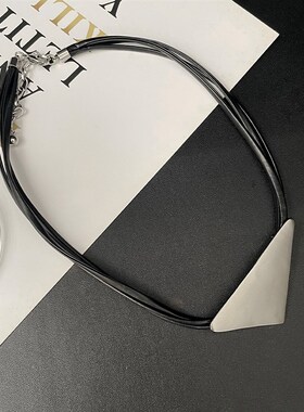 欧美小众设计黑色皮绳三角形项链女脖链时尚气质冷淡风高级感颈链