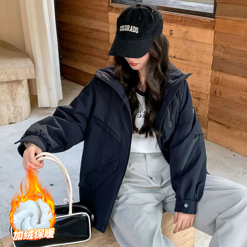 加绒加厚冲锋衣外套女士冬季宽松潮牌休闲上衣百搭连帽运动夹克衫 - 图2
