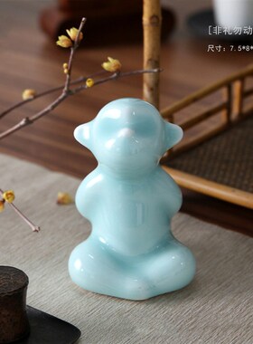 简约影青小猴子陶瓷生p肖猴子摆件可爱装饰品电视柜客厅家居小饰