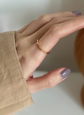 质感肌理手工锤碟凹凸纹理显手细闪钻简约混搭可水洗金色戒指复古