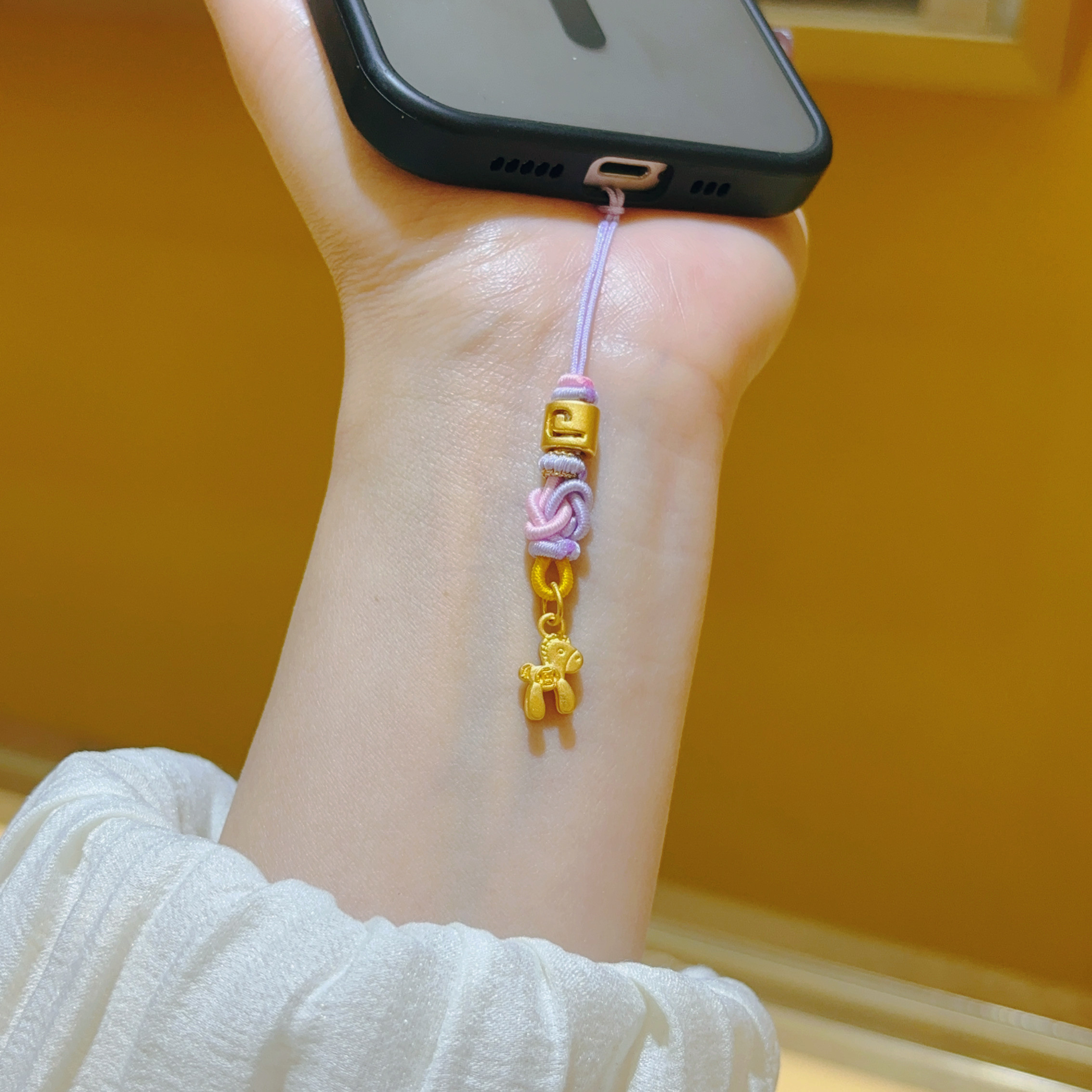 希曼汀999足金小马字母手机挂黄金手工编绳挂件送情人节生日礼物,淘宝优惠券,粉丝福利购,淘宝优惠卷