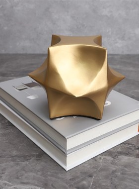 现代简约金色邸高几何桌面摆件样板房书房办公室金属摆设软装饰品