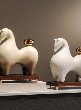 家居装饰品客厅酒柜电视柜马上有钱元宝马摆件招财乔迁新房工艺品