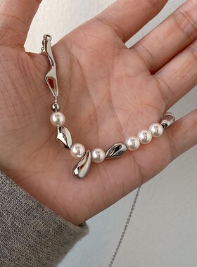 DOUDOUSTORE设计感液态金属水滴珍珠项链女秋冬新款锁骨链毛衣链