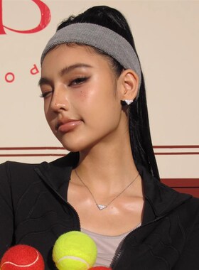 满钻三角锆石项链女高级感轻奢小众新款锁骨链简约精致百搭颈饰品