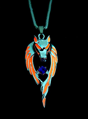 潮男夜光狼图腾项链男2023新品嘻哈街头时尚北境狼王发光吊坠女
