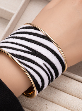 豹纹皮革手环36240236