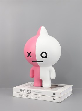 北欧轻奢创意粉白双面可爱机器人树E脂摆件客厅卧室儿童房家居饰