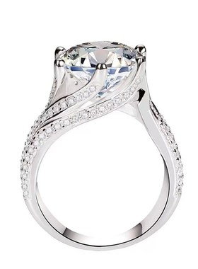 抖音直播新款 热卖5克拉鸽子蛋三世情缘仿L莫桑石三排满钻线条戒