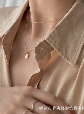 字母项链女潮网红ins冷淡w风小众设计感简约小锁头装饰锁骨链配饰