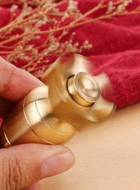 黄铜仿真解压转转鱼雷炸弹陀螺手把件桌面K可旋转便携式把玩手把