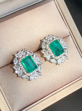 庄生生珠宝热卖S925通体银仿z真木佐绿祖母绿色戒子耳钉吊坠套装