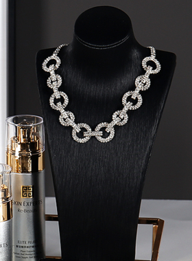 样板间衣帽间化妆品摆件软装陈列饰品梳妆台项链模特架首饰装饰