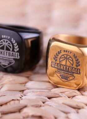 简约风格不锈钢素面抛光方形球队团队戒指男士激光个性私人订制