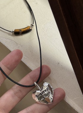 韩系银色锤纹爱心吊坠项链女ins风小众高级感简约百搭长款毛衣链