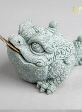 逗兽记鱼缸假山造景青砂石招财金蟾家居创意精品国潮桌面茶宠摆件