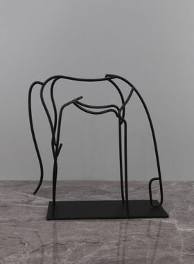 北欧创意简约抽象金属线条马卧室办公室书房餐厅玄关茶几家居摆件