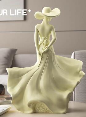 奶油风春风魅影人物艺术摆件高级感雕塑客厅书房玄关酒柜家居饰品