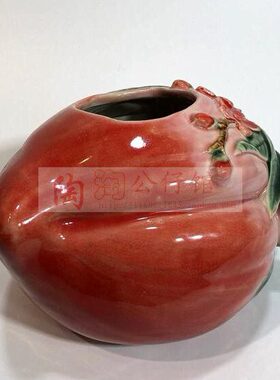 陶瓷工艺品石湾公仔家居装饰品礼品桌面办公室摆件大桃子花瓶热卖