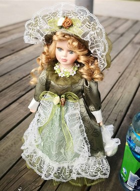 30厘米陶瓷娃娃礼品出口欧美办A公室家居摆件少女创意礼品摄影道