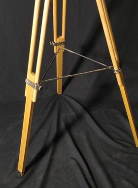 摄影机复古怀旧实木三脚架相机摄像机用老式实木展示脚架支架摆件