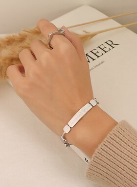 marka欧美ins风饰品小众设计感英文刻字手链 跨境新U款钛钢镀18K