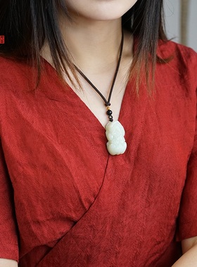 新疆和田玉霸王三钱貔o貅吊坠男女招财旺运玉石白玉貔恘情侣款挂