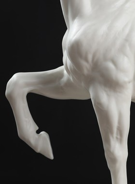 中国白瓷高瞻远瞩马摆件蔡国海省级大师雕塑艺术品办公室商务礼品