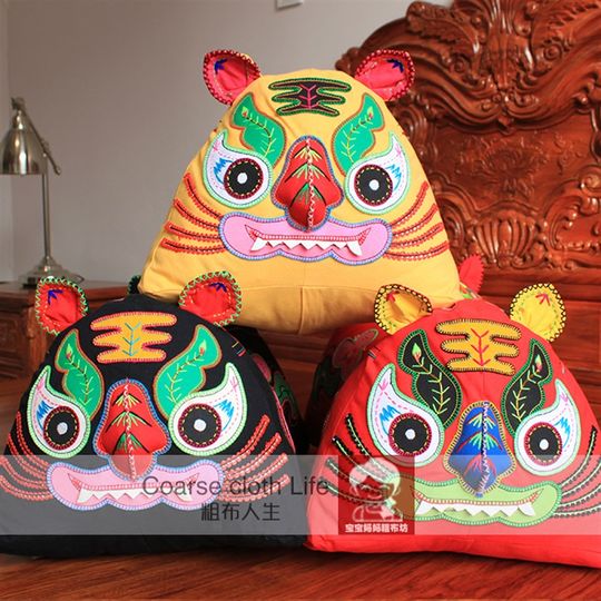 大 如意牡丹枕手工刺绣老虎大枕头珍珠棉填充山东特色手工艺品