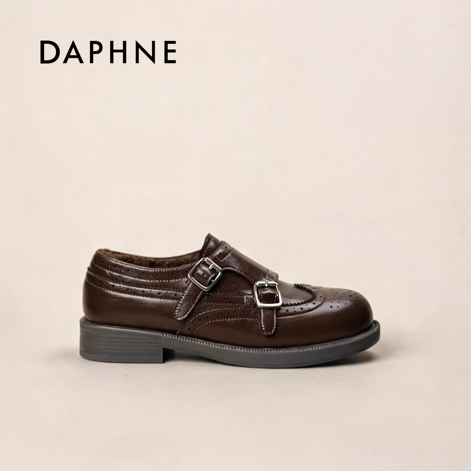 达芙妮真皮加绒小皮鞋女2025新款冬季保暖复古布洛克一脚蹬乐福鞋,淘宝优惠券,粉丝福利购,淘宝优惠卷