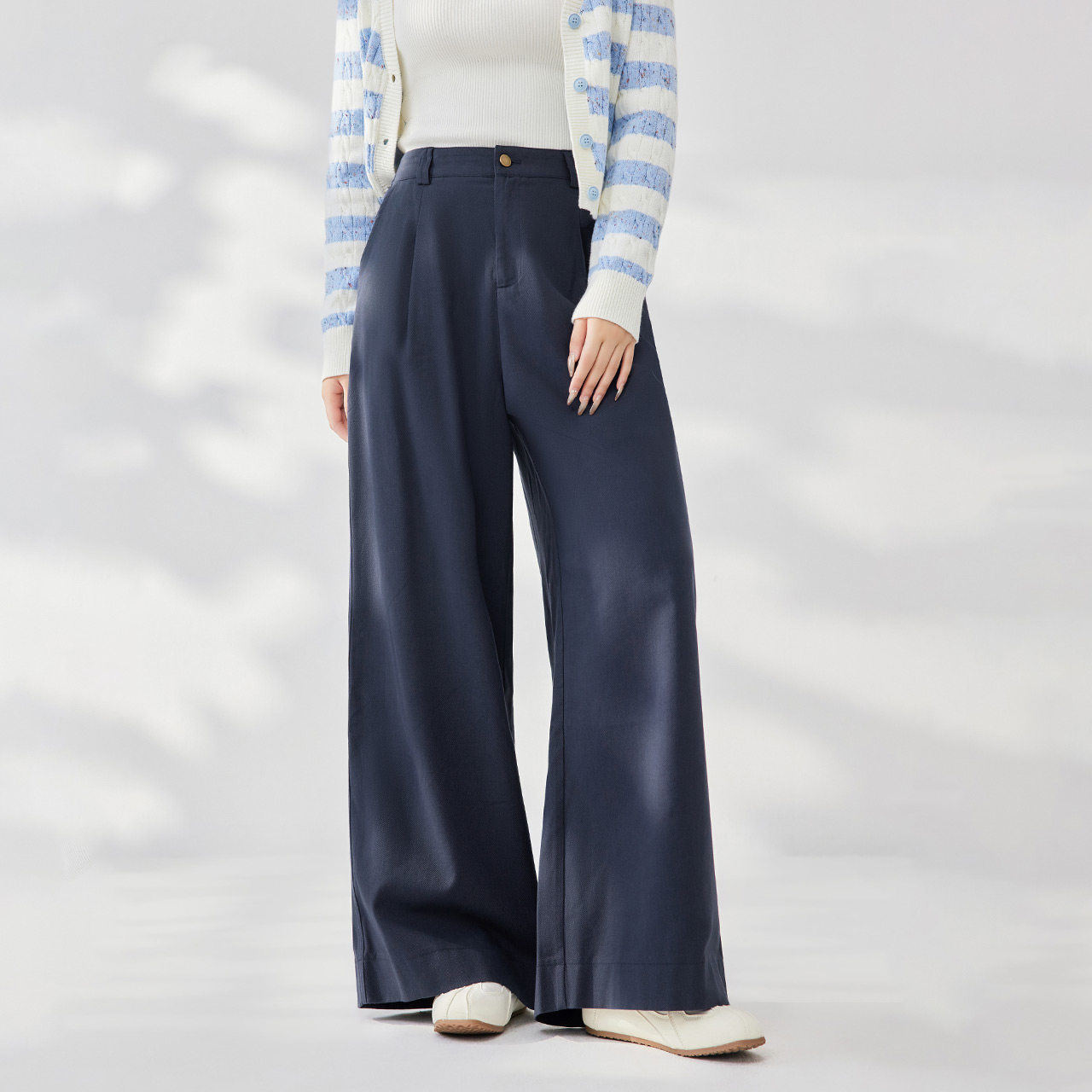 IEF/爱依服【大码女装】2025秋季新款韩系简约通勤气质显瘦阔腿裤,淘宝优惠券,粉丝福利购,淘宝优惠卷